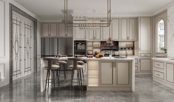 Elegante e elegante armadietto da cucina beige moderno con opulento marmo bianco in acciaio inossidabile