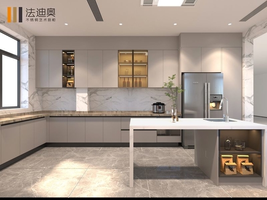Arredamento di cucina in acciaio inossidabile con integrazione senza soluzione di continuità