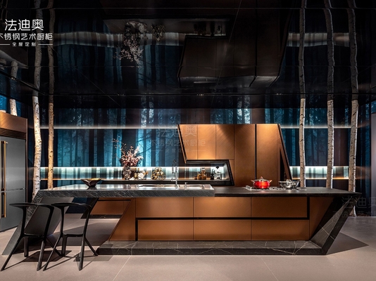 Arredamento di cucina moderno in oro rosa con linee geometriche e durabilità in acciaio inossidabile